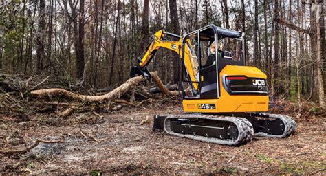 How to use a compact excavator to complete landscaping jobs